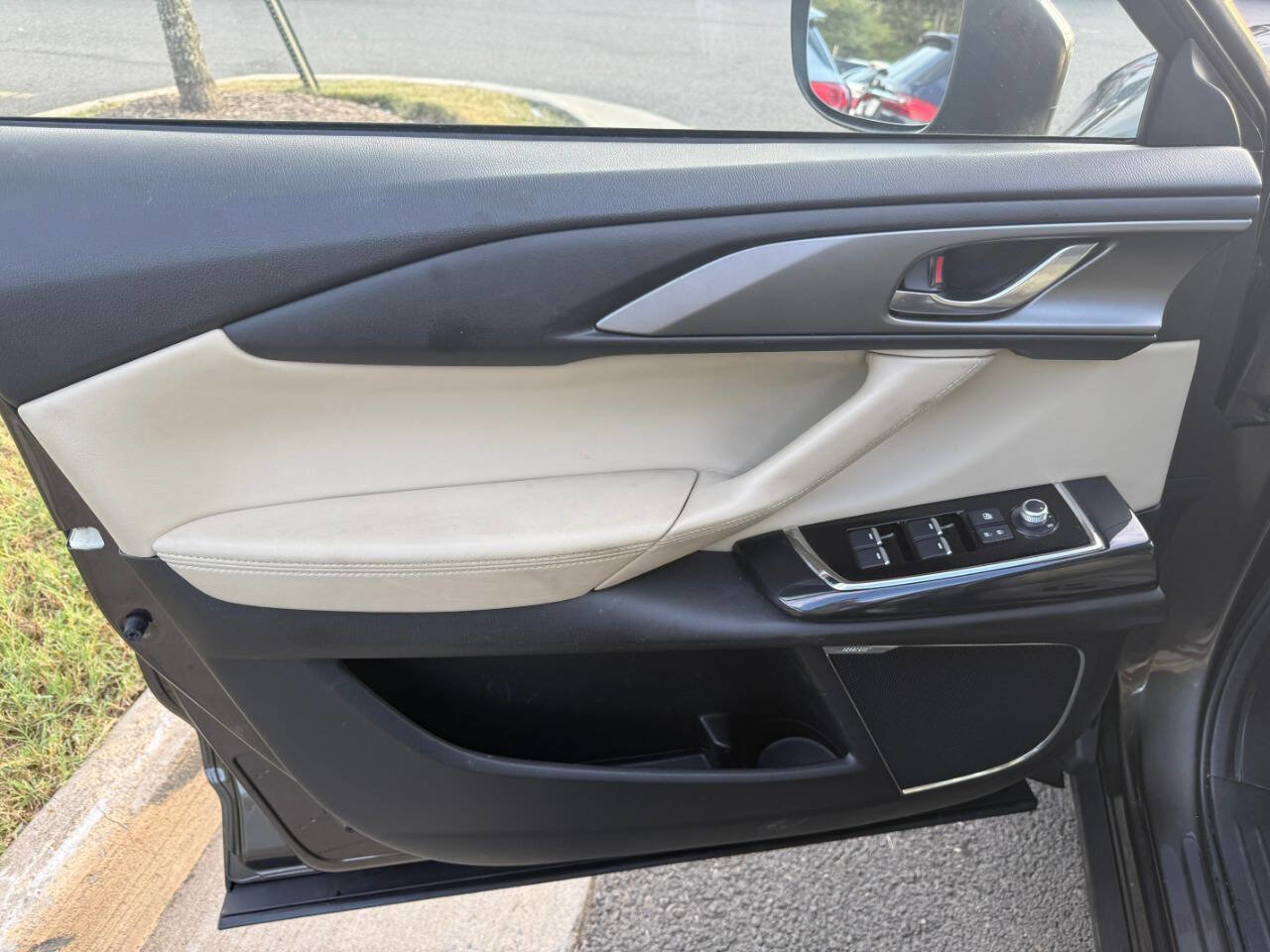 Used 2019 MAZDA CX-9 Touring w/ Touring Premium Package image 13