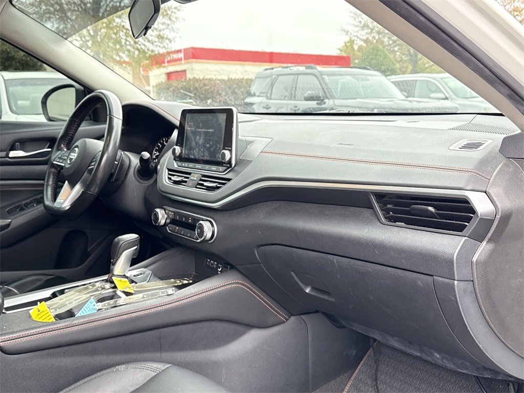 Used 2022 Nissan Altima 2.5 SR w/ Midnight Edition Package image 13