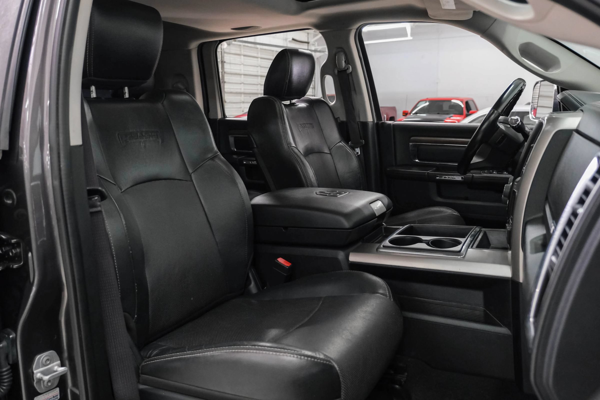 Used 2015 RAM 3500 Laramie w/ Cold Weather Group AWD/4WD image 34