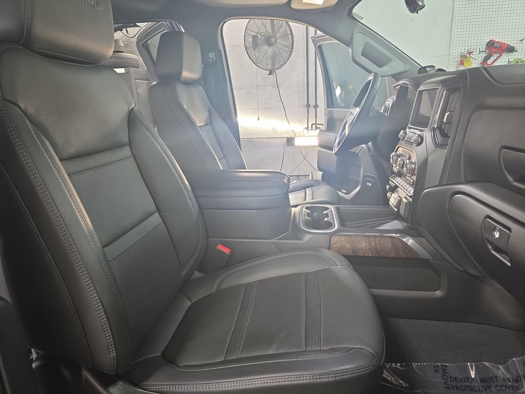 Used 2023 GMC Sierra 2500 Denali w/ Denali Black Diamond Edition AWD/4WD image 10