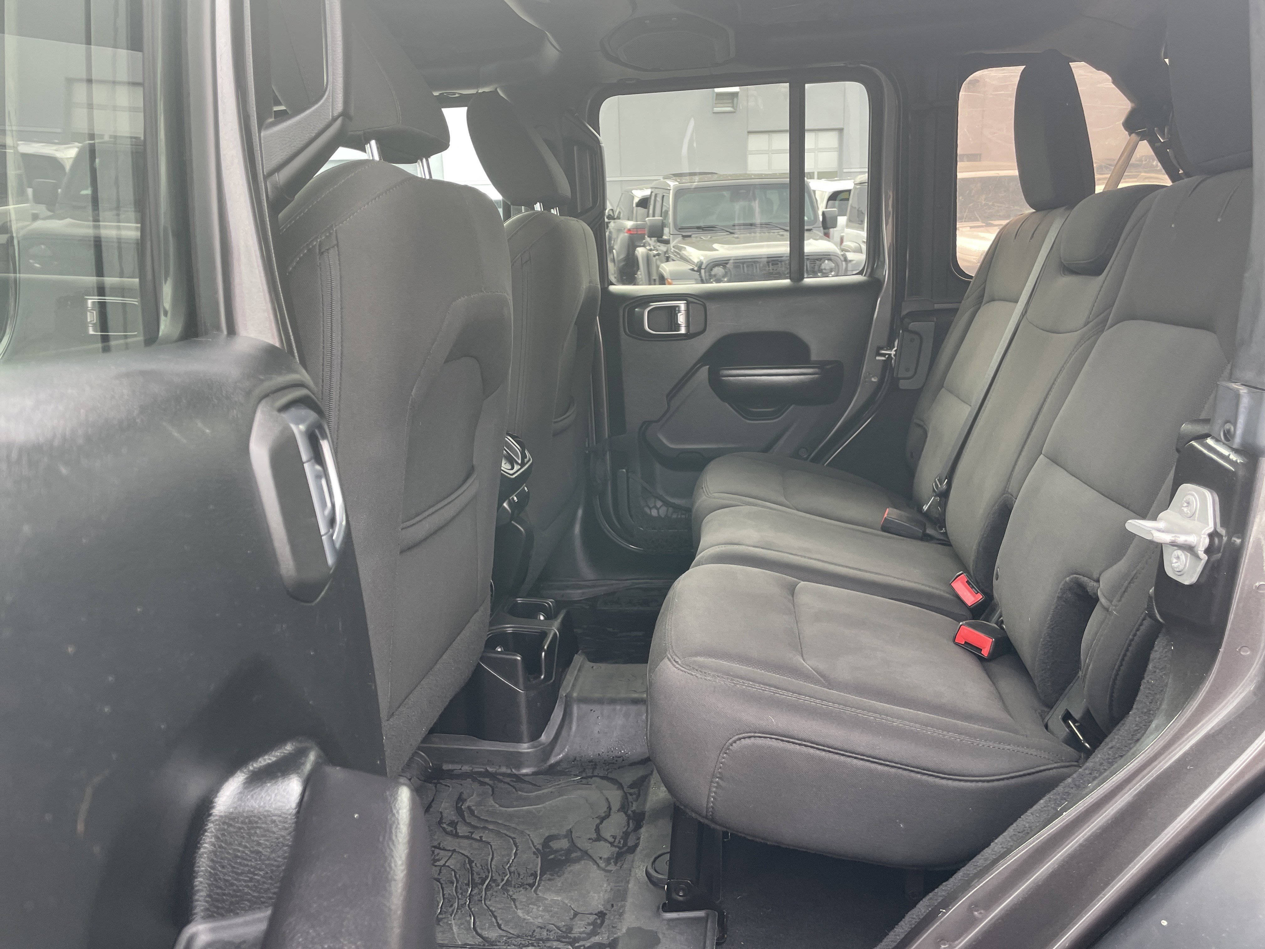 Used 2018 Jeep Wrangler Unlimited Sport S image 29