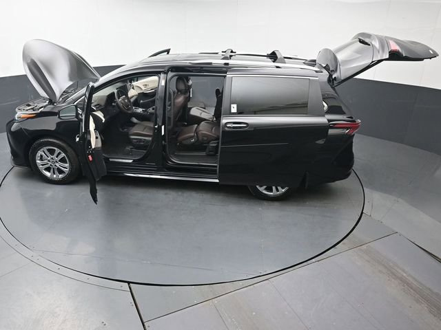 Certified 2024 Toyota Sienna Platinum image 58