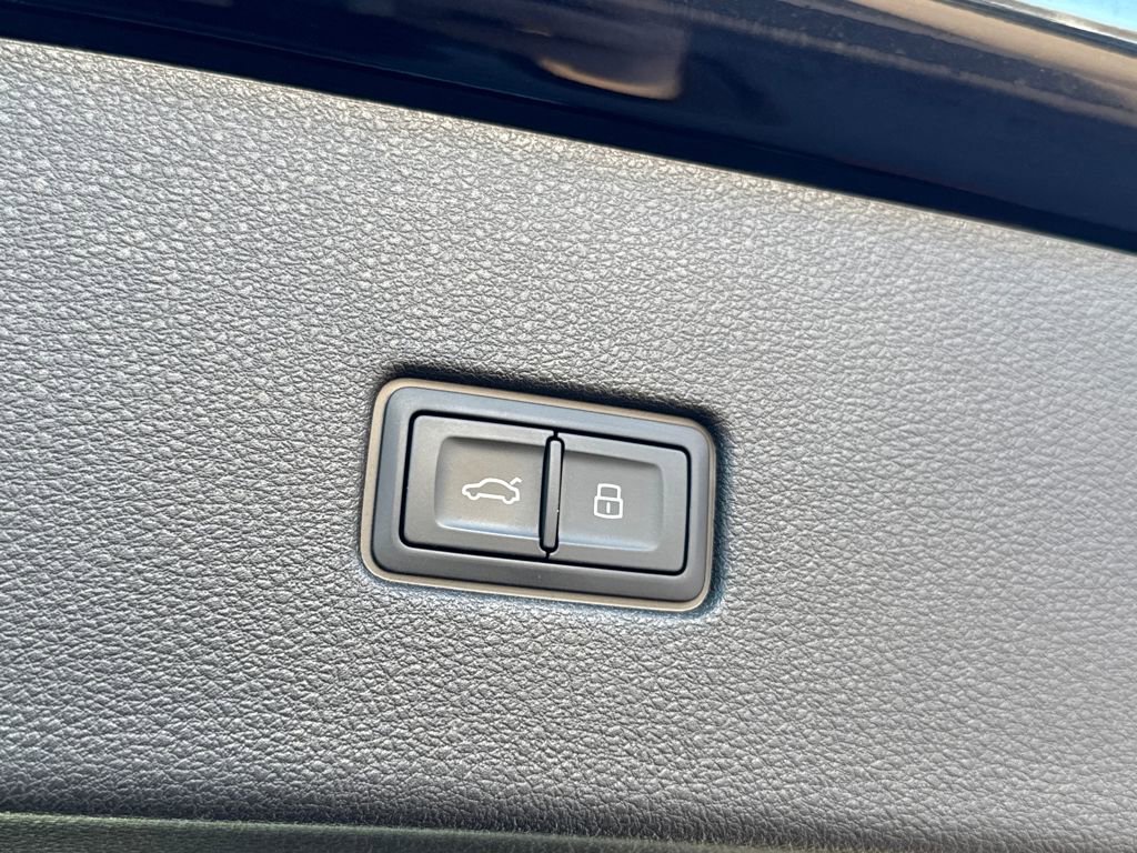 Used 2021 Audi Q8 Premium Plus w/ Premium Plus Package image 8