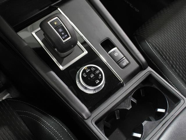 Used 2024 Mitsubishi Outlander ES image 14