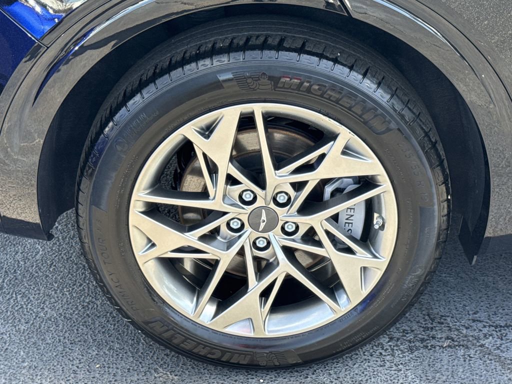 Used 2025 Genesis GV70 2.5T w/ Select Package image 17