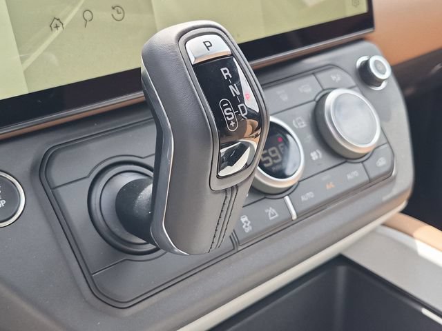 New 2026 Land Rover Defender 130 S AWD/4WD image 9