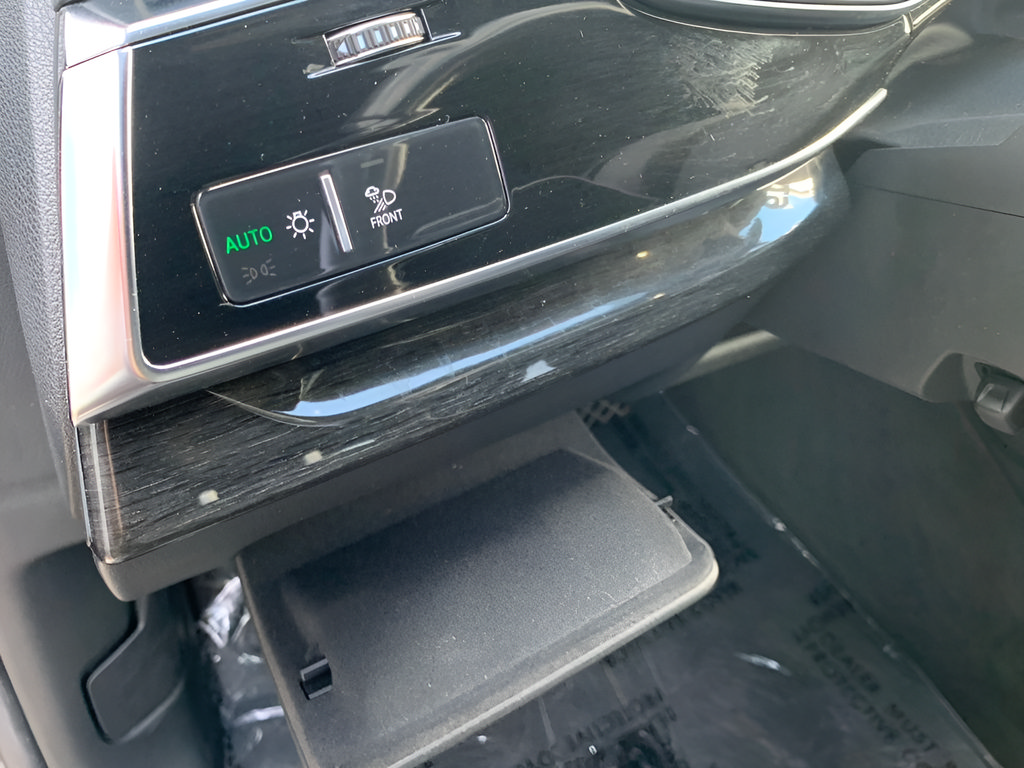 Used 2019 Audi Q8 Prestige w/ Luxury Package AWD/4WD image 17