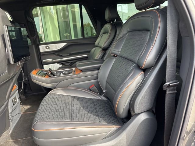 New 2025 Lincoln Navigator L Black Label image 11