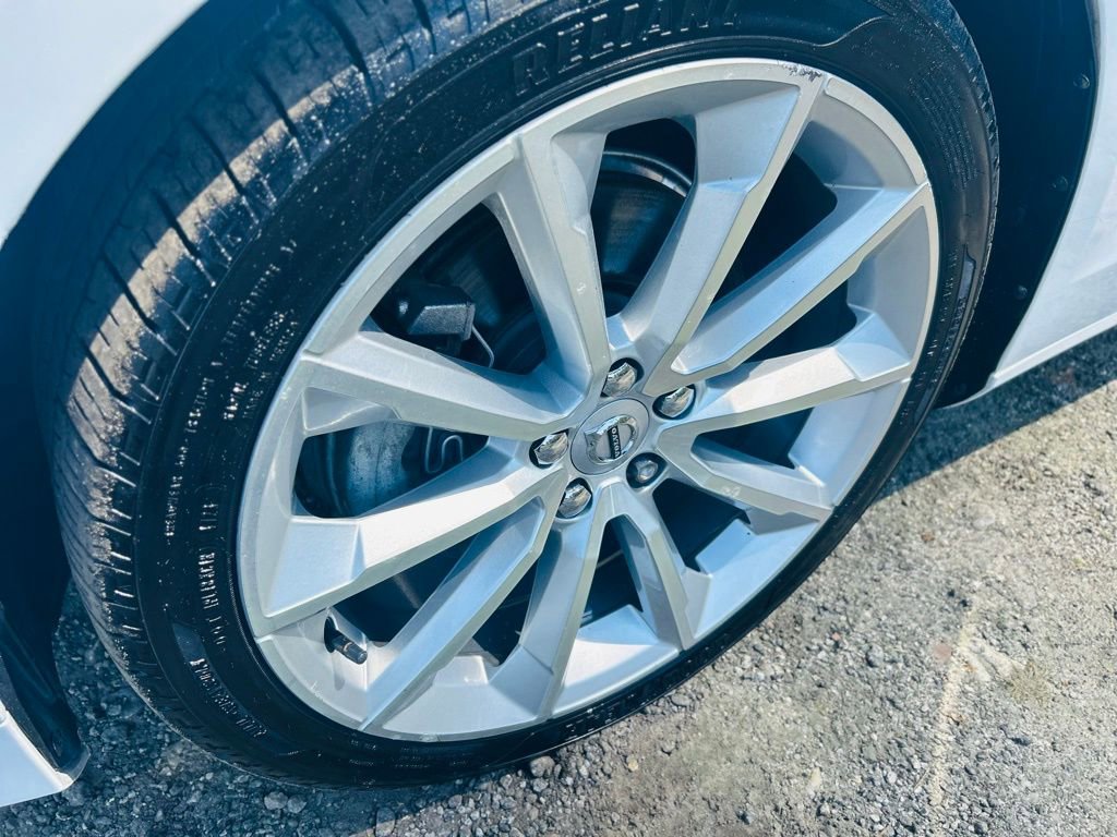 Used 2020 Volvo S60 T5 Momentum image 10