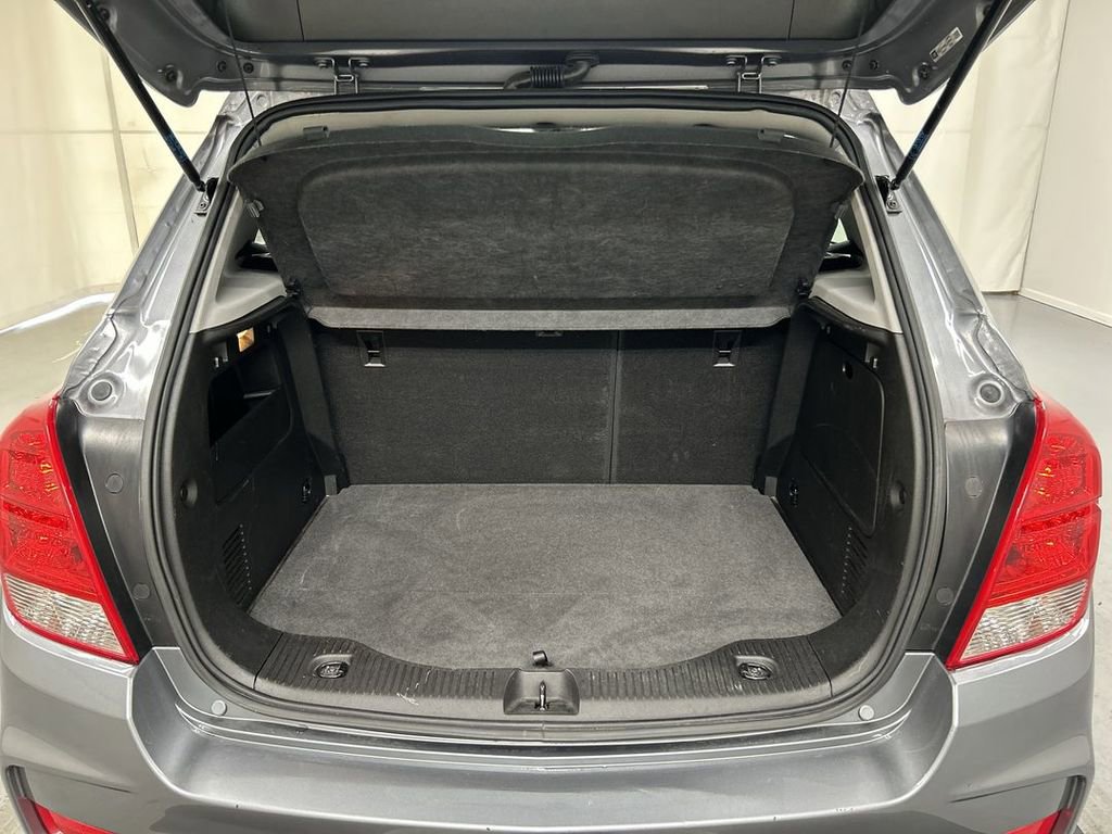 Used 2020 Chevrolet Trax LS image 21