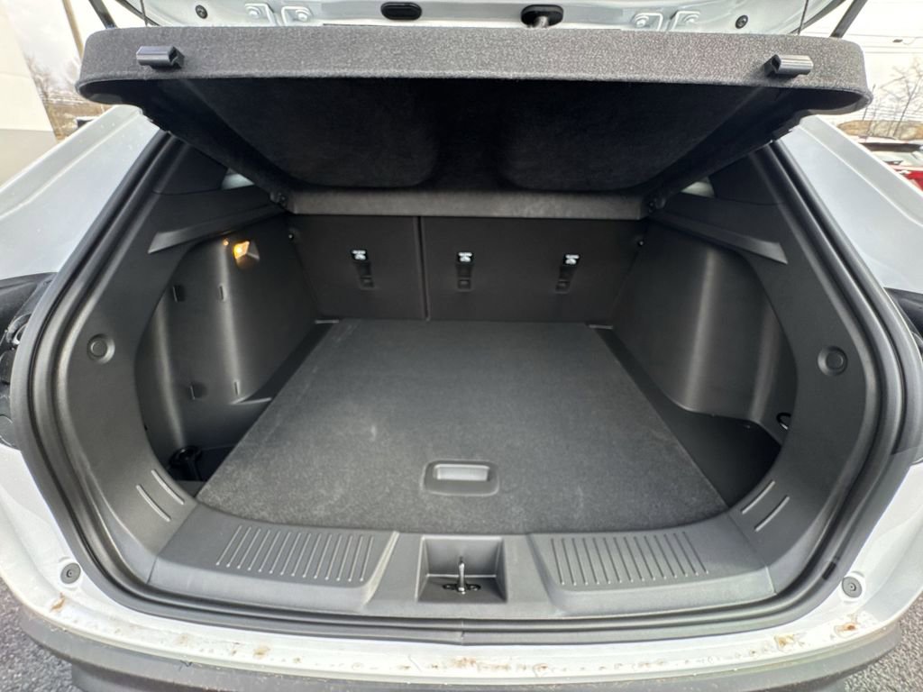 New 2026 Chevrolet Trax RS w/ Sunroof Package image 24