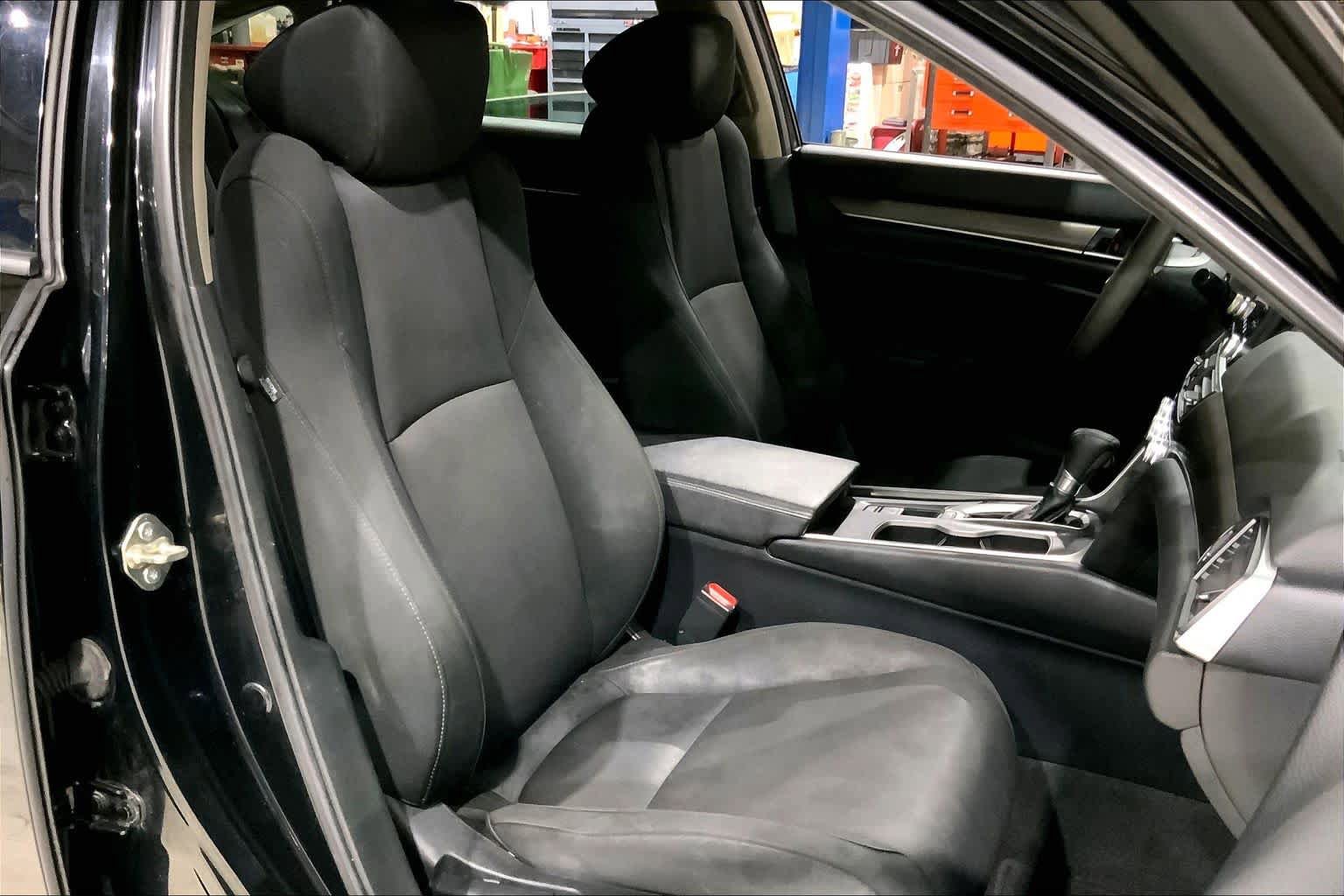Used 2019 Honda Accord LX image 9