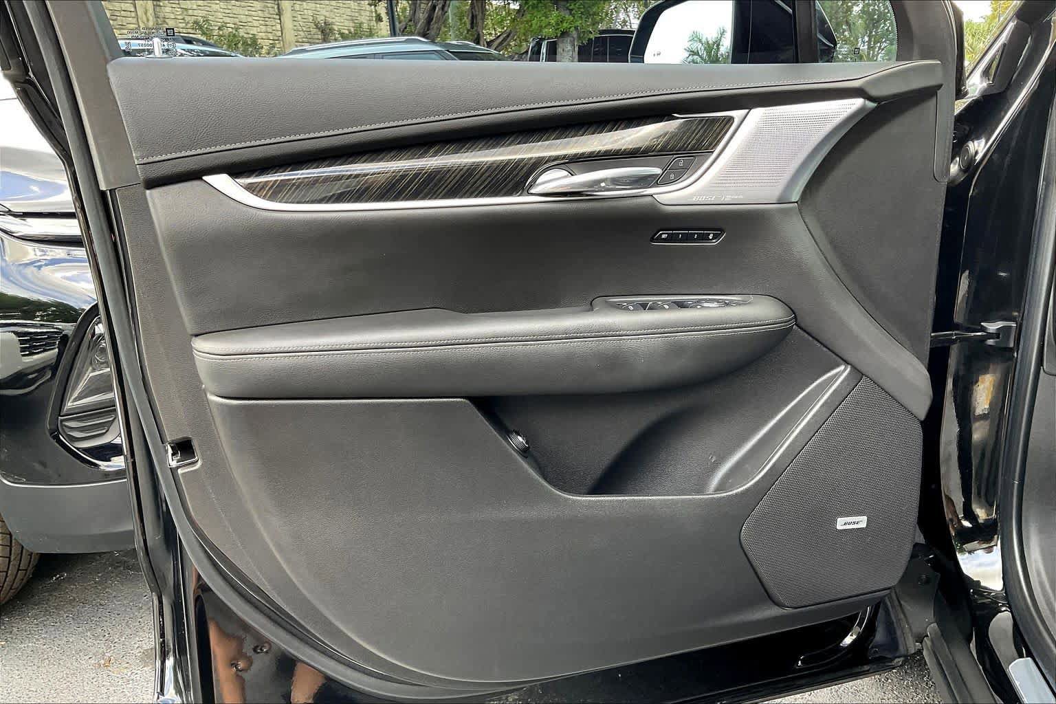 Used 2022 Cadillac XT6 Premium Luxury w/ Technology Package image 22