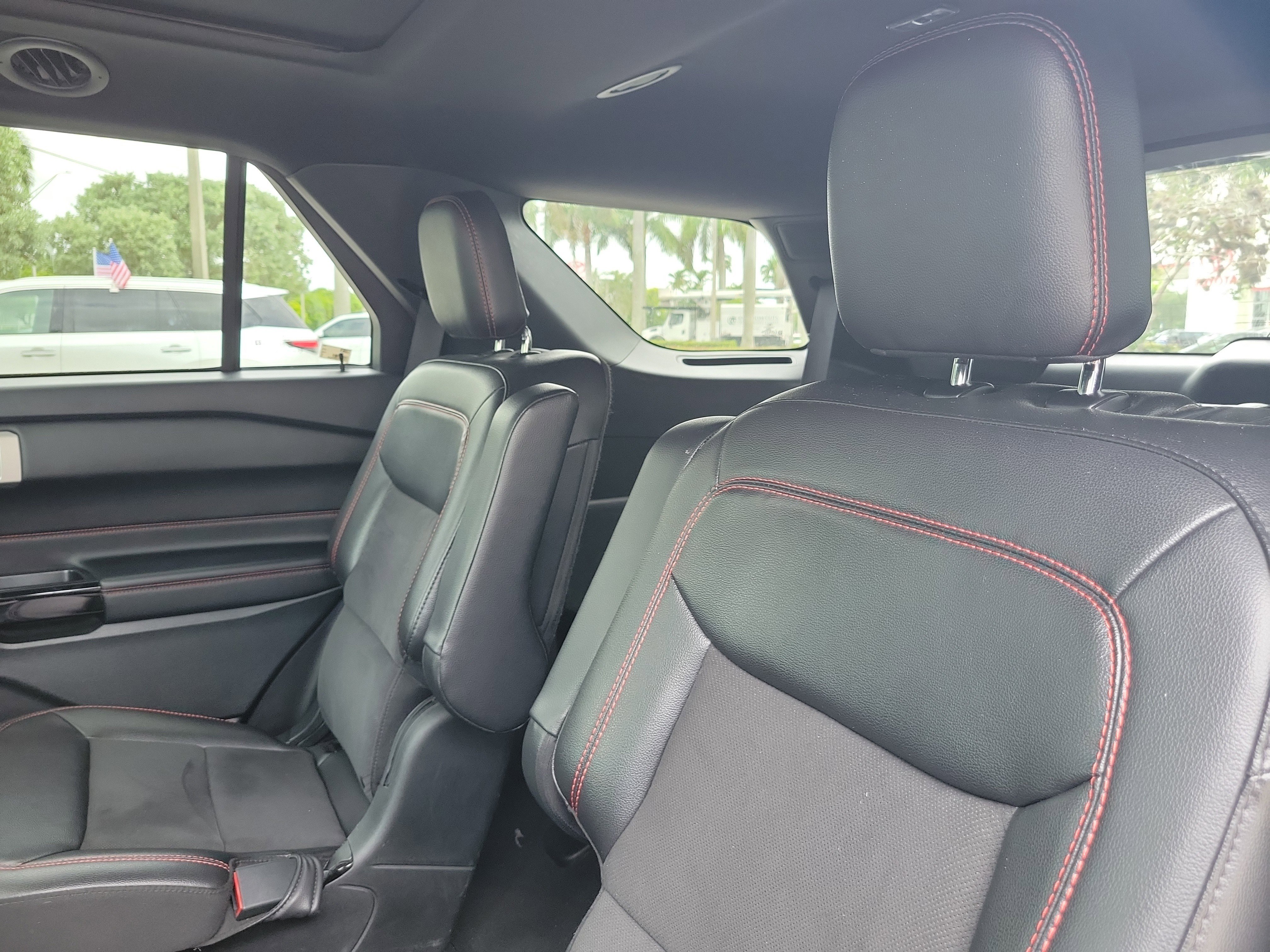 Used 2022 Ford Explorer ST-Line RWD image 15
