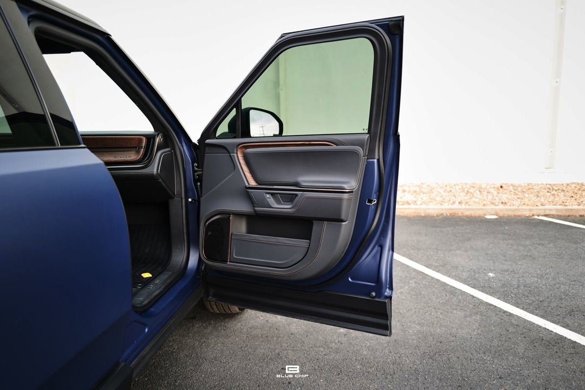 Used 2026 Rivian R1S Premium image 33