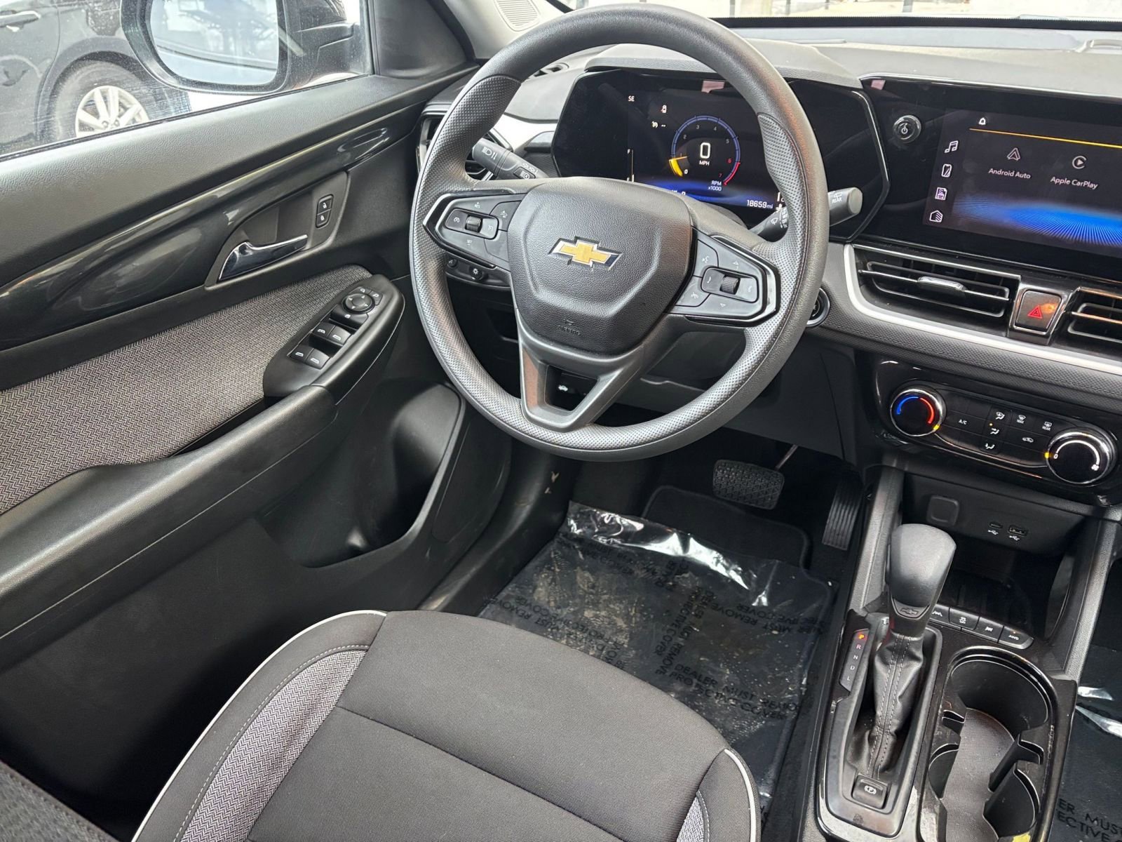 Used 2025 Chevrolet TrailBlazer LT w/ Driver Confidence Package image 30