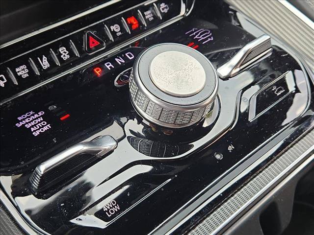 Used 2022 Jeep Grand Wagoneer Series II AWD/4WD image 11
