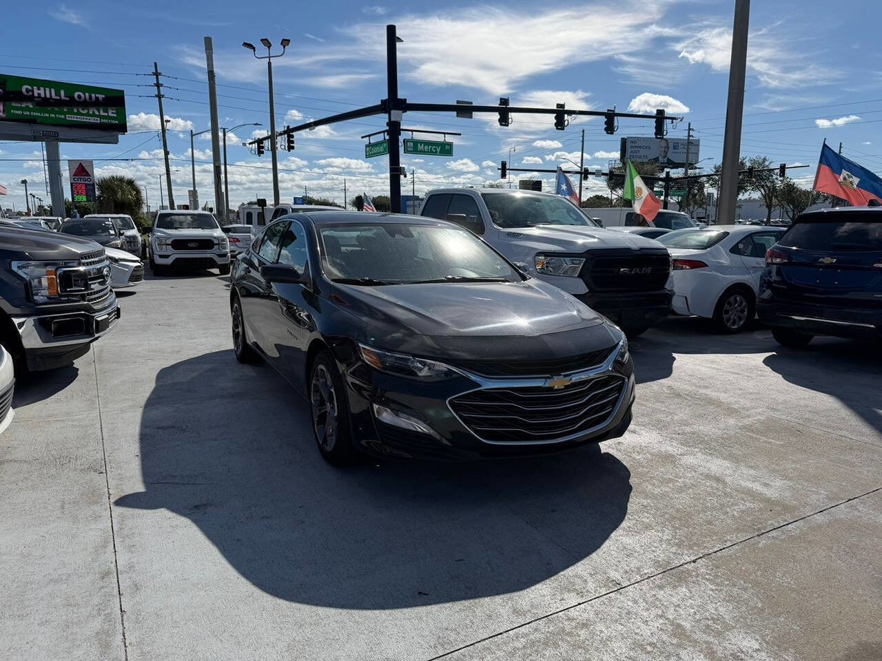 Used 2023 Chevrolet Malibu LT w/ Driver Confidence Package FWD image 3