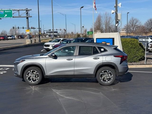 Used 2025 Chevrolet Trax LT w/ Driver Confidence Package FWD video 2