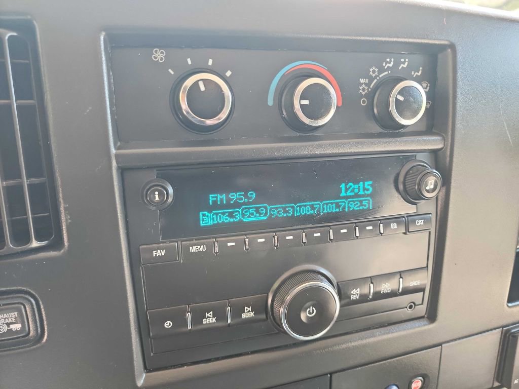 Used 2018 Chevrolet Express 2500 w/ Driver Convenience Package RWD image 22
