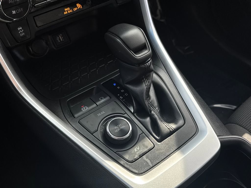 Used 2023 Toyota RAV4 LE image 23