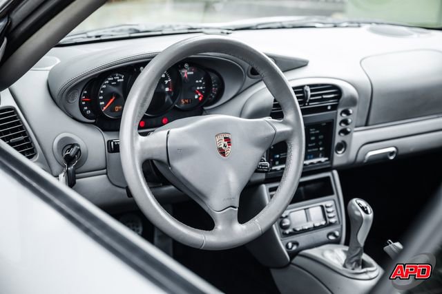 Used 2002 Porsche 911 Carrera RWD image 2