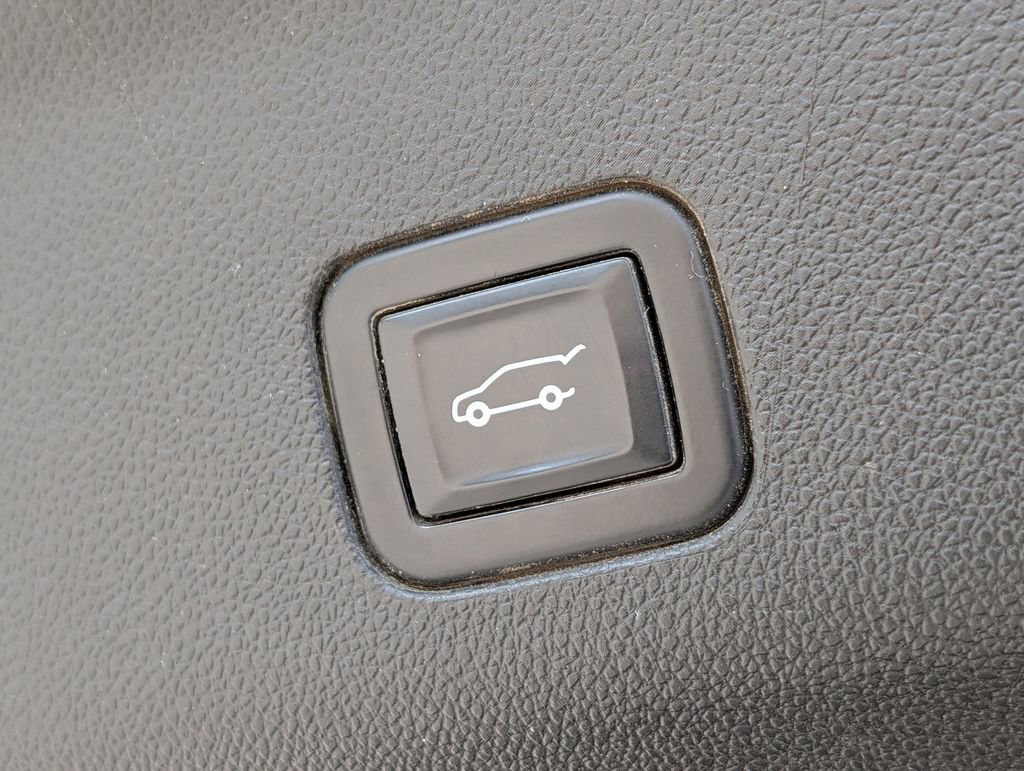 Used 2021 Chevrolet Tahoe LT AWD/4WD image 26