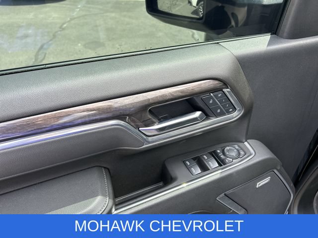 Used 2025 Chevrolet Silverado 2500 LTZ w/ LTZ Convenience Package AWD/4WD image 25