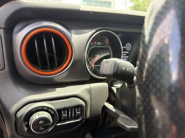 Used 2022 Jeep Gladiator Mojave w/ LED Lighting Group AWD/4WD image 18