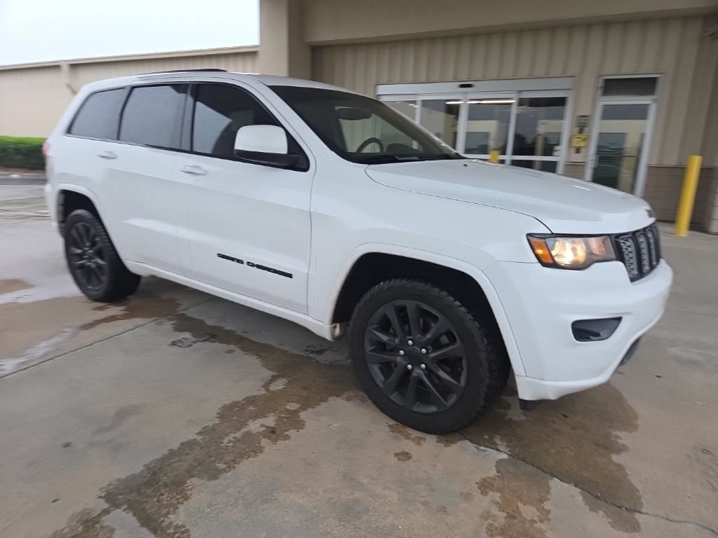 Used 2019 Jeep Grand Cherokee Altitude AWD/4WD image 8