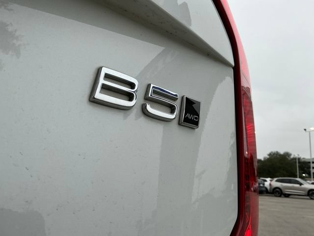 Certified 2025 Volvo XC90 B5 Core AWD/4WD image 10