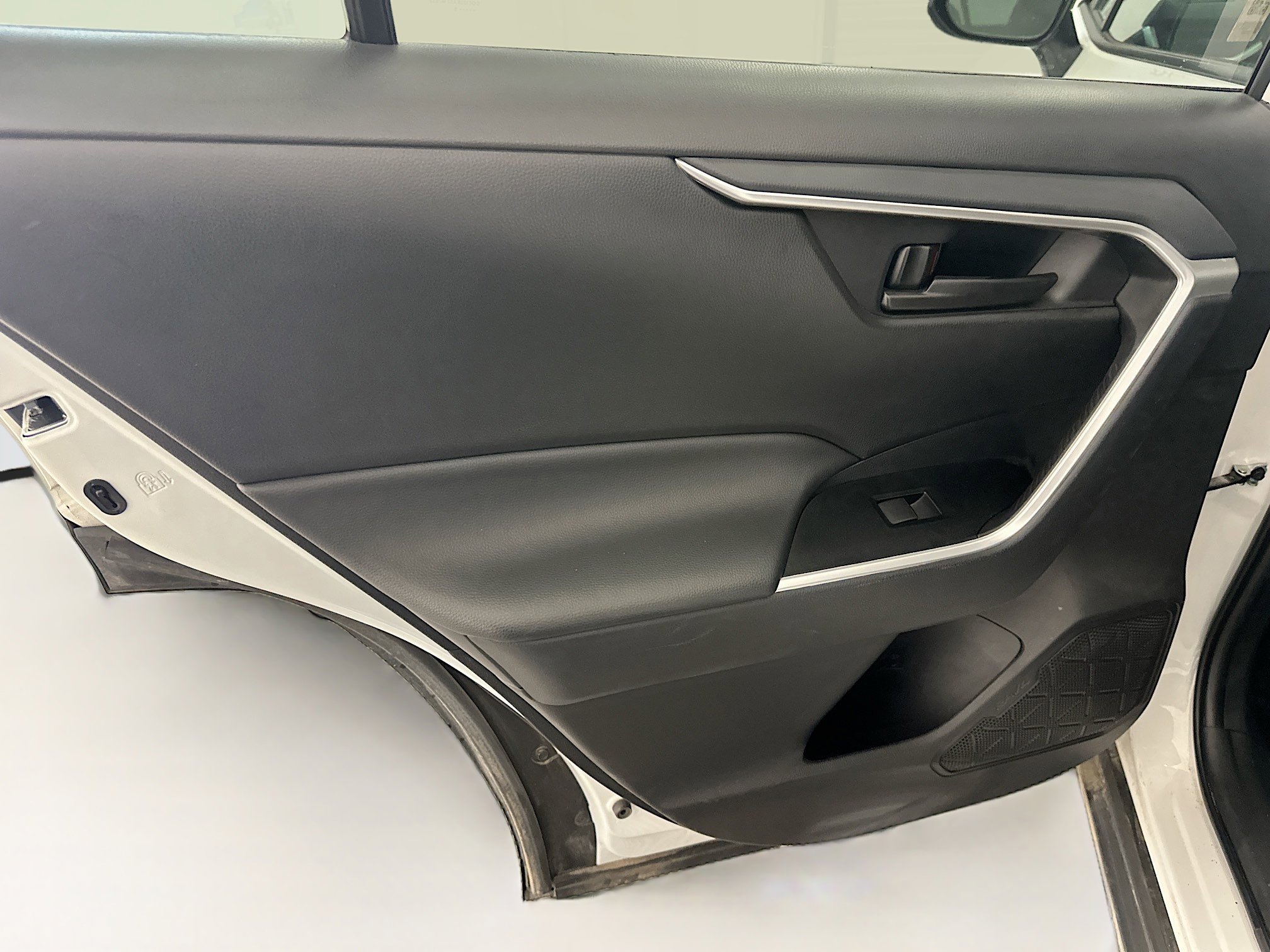 Used 2025 Toyota RAV4 LE image 27