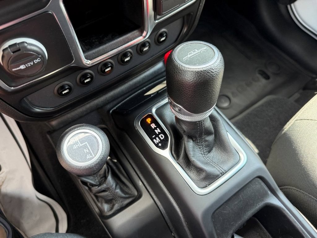 Used 2022 Jeep Gladiator Sport AWD/4WD image 29