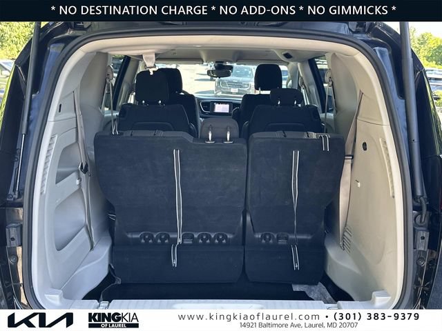 Used 2023 Chrysler Voyager LX FWD image 18