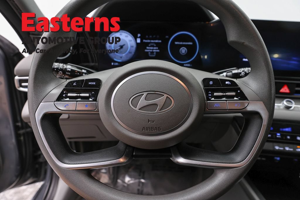 Used 2024 Hyundai Elantra SEL FWD image 10