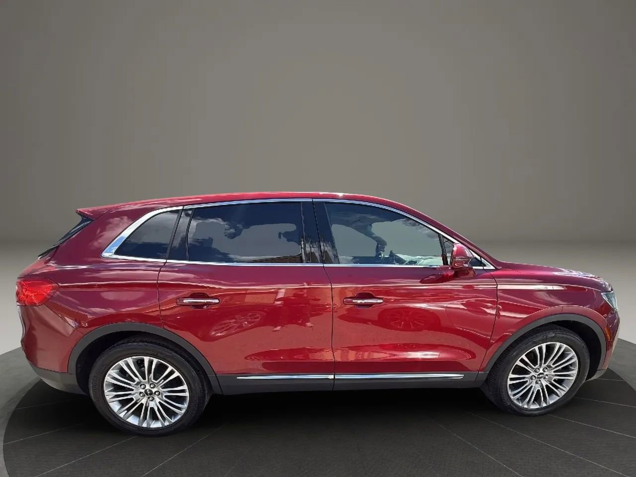 Used 2016 Lincoln MKX Reserve w/ Climate Package image 4