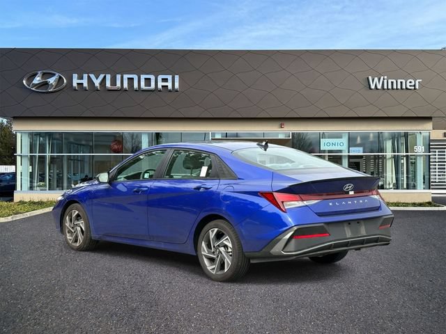 Certified 2025 Hyundai Elantra Sport FWD image 2