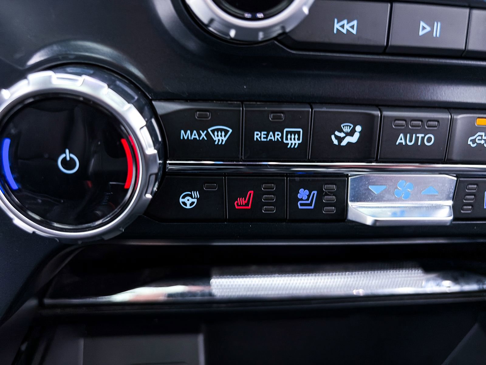 Used 2025 Ford F150 Lariat image 29