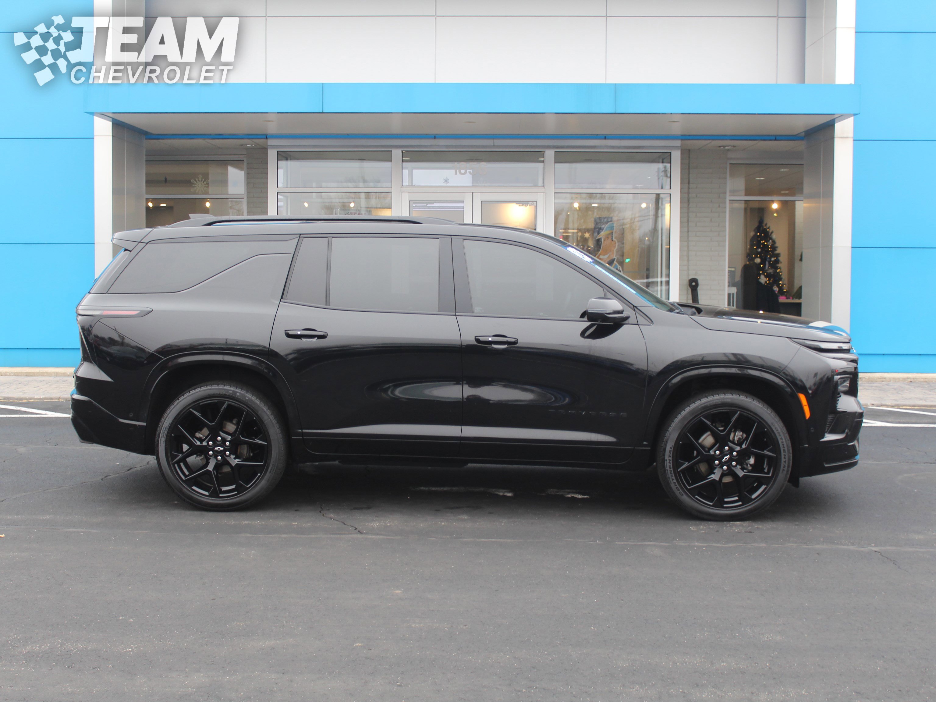 Certified 2024 Chevrolet Traverse RS w/ LPO, Floor Liner Package image 3