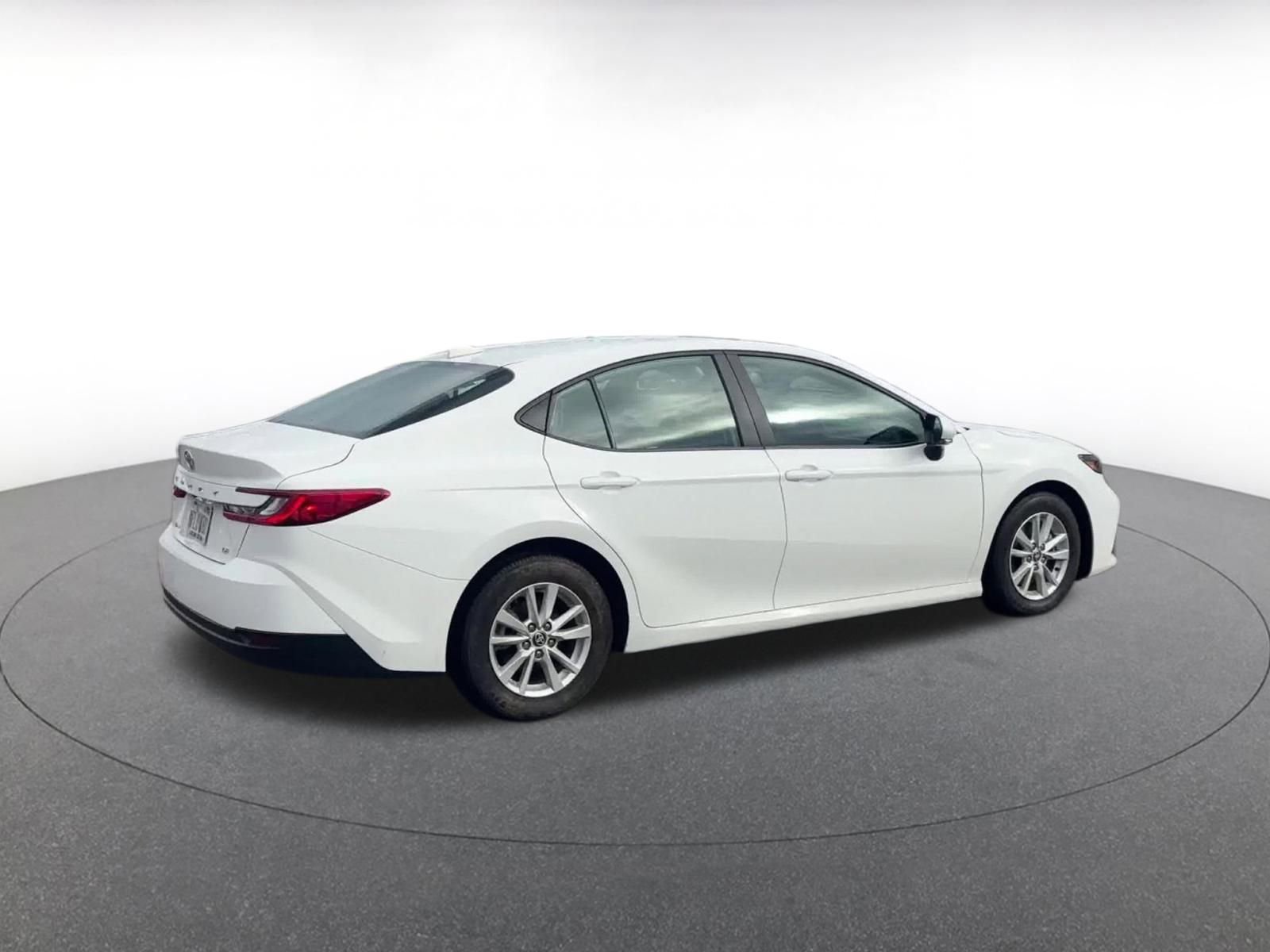Used 2025 Toyota Camry LE image 15
