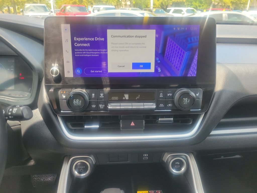 Certified 2024 Toyota Grand Highlander XLE FWD image 38