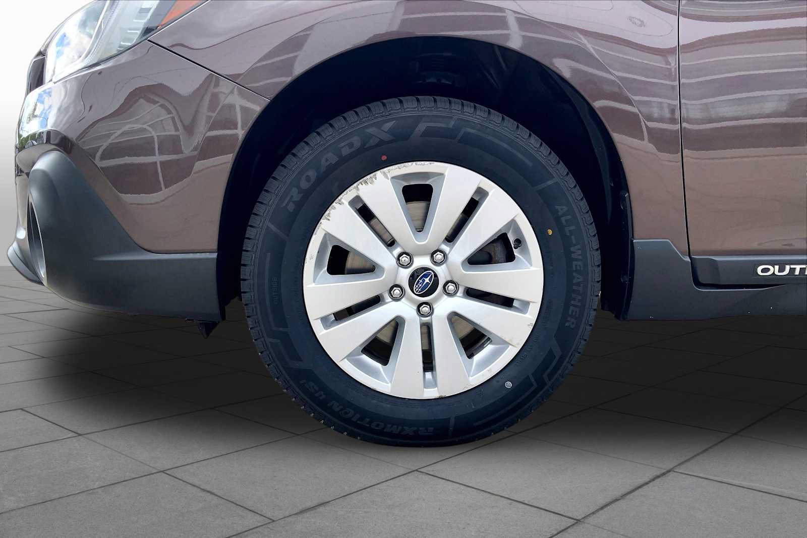 Used 2019 Subaru Outback 2.5i AWD/4WD image 11