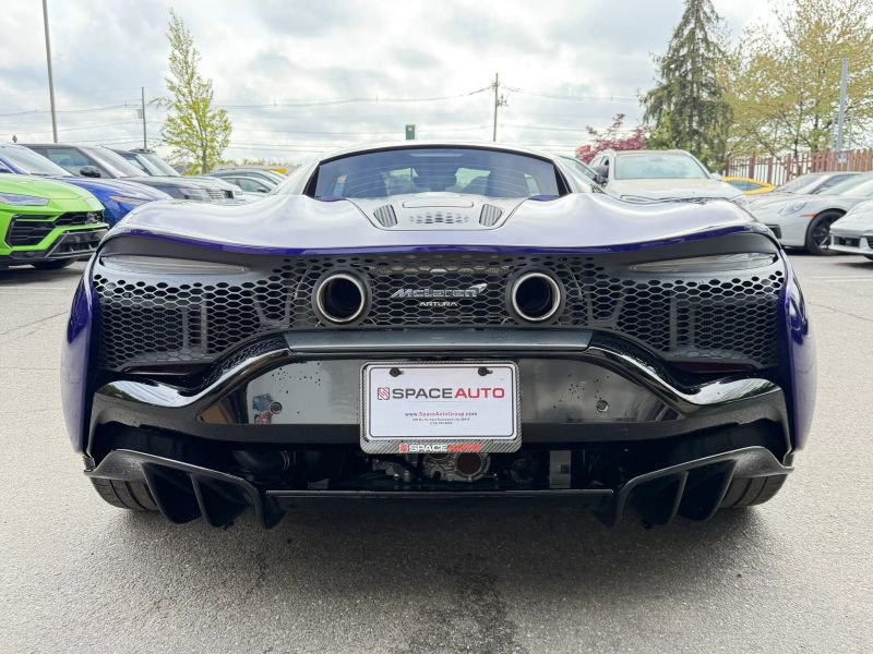 Used 2023 McLaren Artura image 7