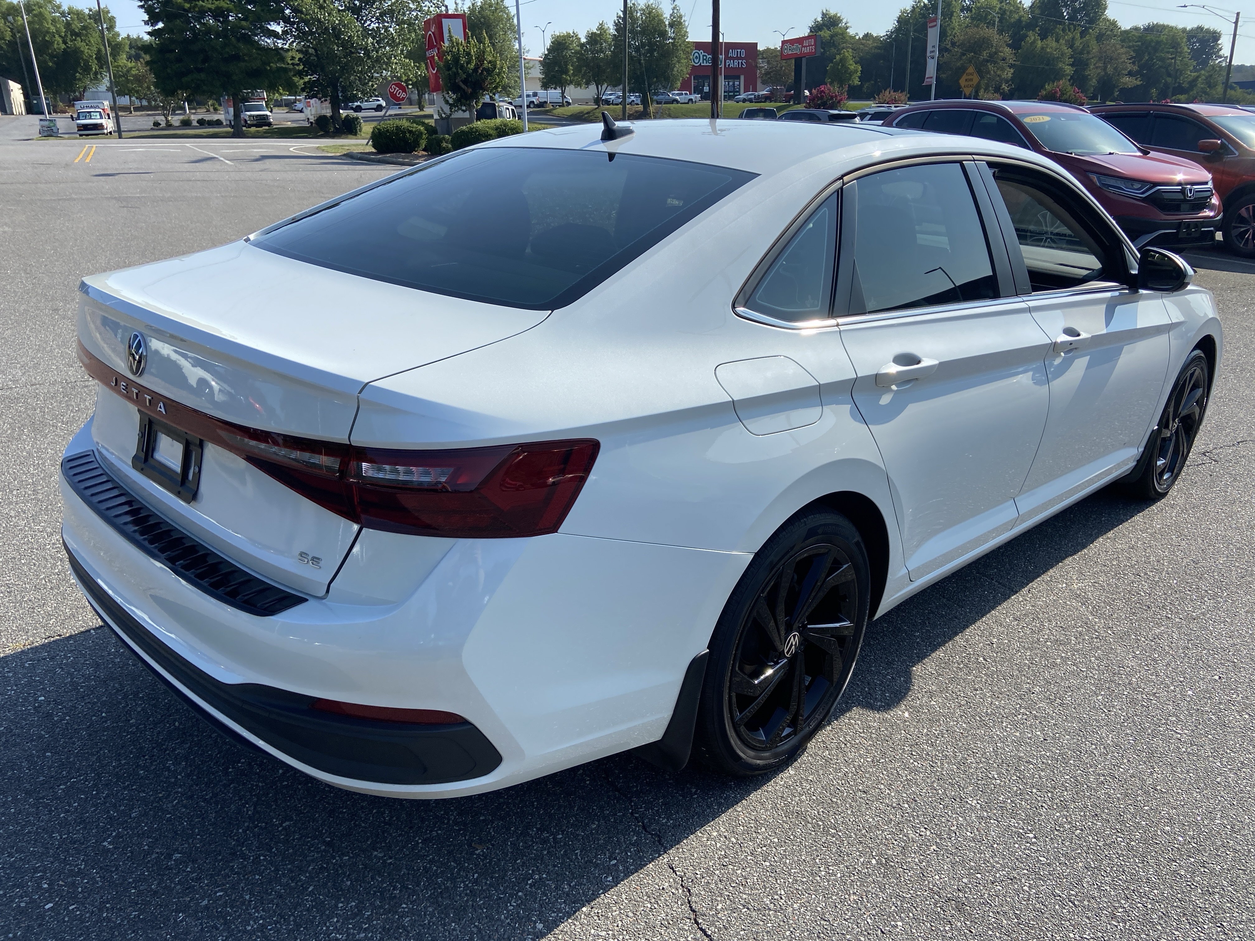 Used 2025 Volkswagen Jetta SE FWD image 5