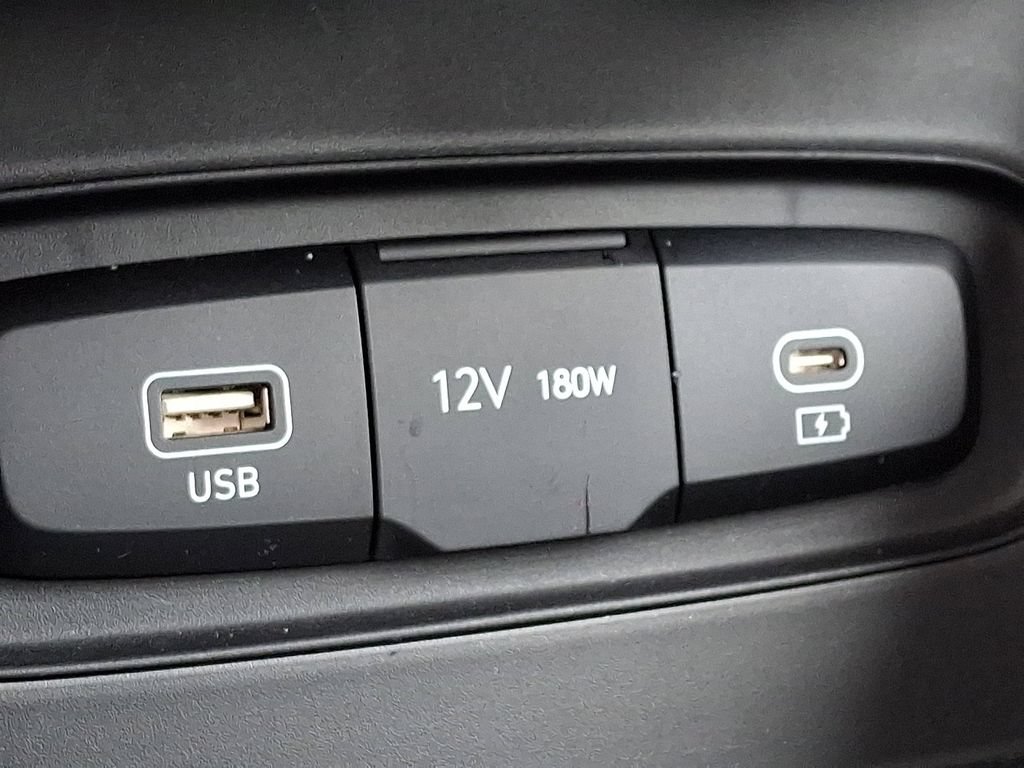Used 2023 Hyundai Venue SEL w/ Cargo Package FWD image 23
