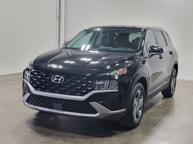 Used 2023 Hyundai Santa Fe SE FWD image 2