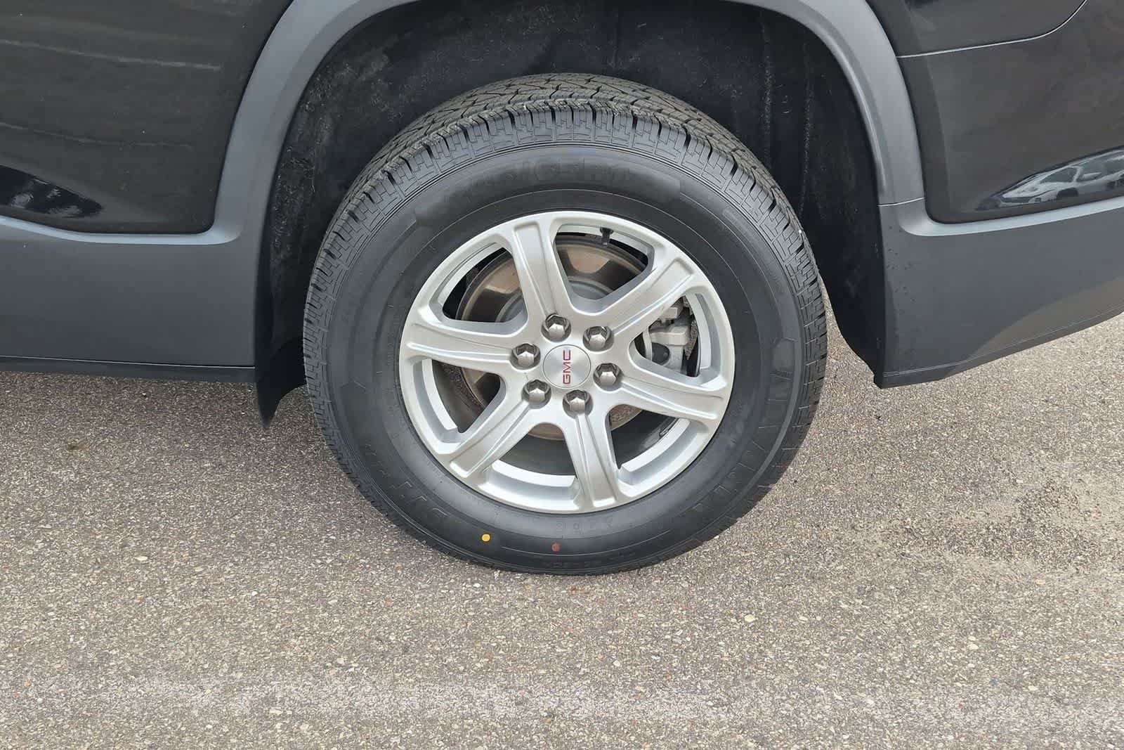 Used 2019 GMC Acadia SLE FWD image 13