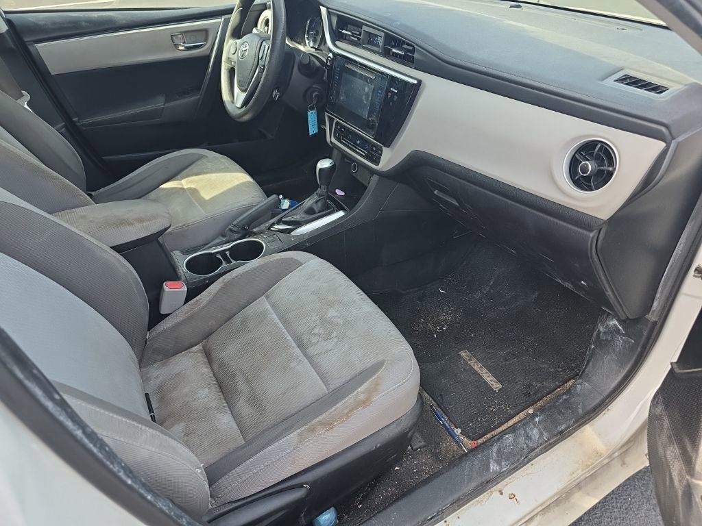Used 2017 Toyota Corolla LE image 14