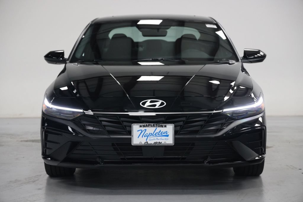 New 2026 Hyundai Elantra SEL Sport Premium FWD image 2