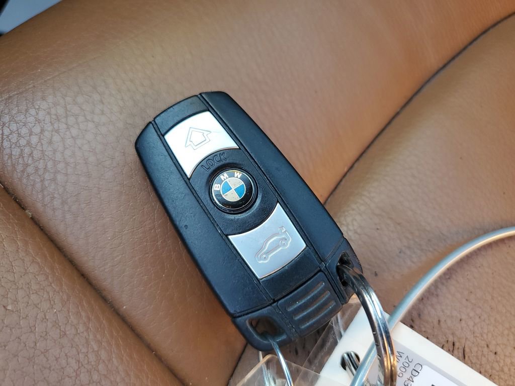 Used 2009 BMW 328i Convertible image 26